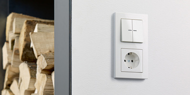 JUNG KNX Taster F 10 bei TWE Elektrotechnik in Ellwangen